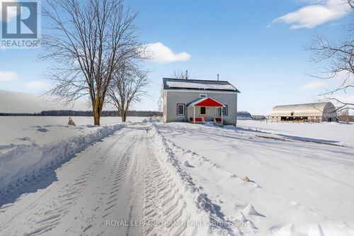 3072 Yorks Corners Rd, Metcalfe, ON, K0A2P0 | Card Image