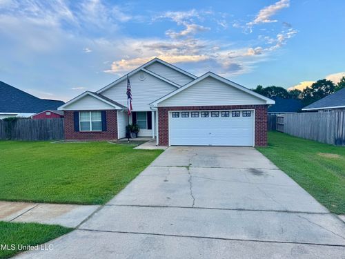 421 Pinecrest Cir, Long Beach, MS, 39560-3640 | Card Image