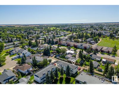 17 Imperial Cres, Townhouse with 2 bedrooms, 2 bathrooms and 1 parking in Devon AB | Image 3