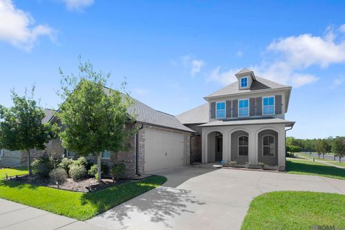 3805 Kingsbarns Dr, Zachary, LA, 70791-5492 | Card Image