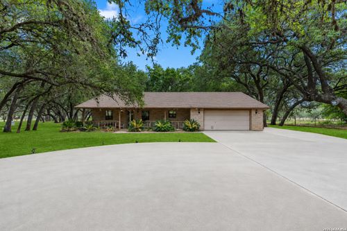 13665 Fm 775, Floresville, TX, 78114-4245 | Card Image