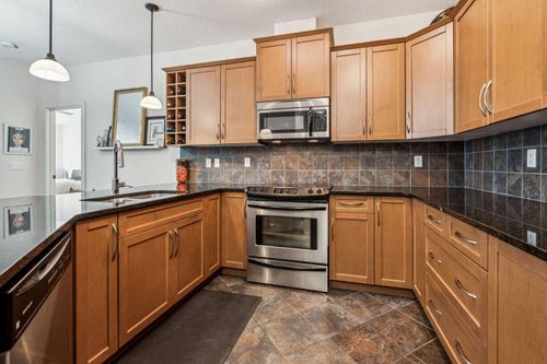 243-35 Aspenmont Heights Sw, Calgary, AB, T3H0E5 | Card Image