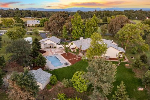 2655 Majestic Oak Cir, Cottonwood, CA, 96022-9543 | Card Image