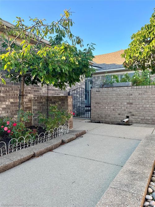 50314 Paradise Ct, Macomb, MI, 48044-6107 | Card Image