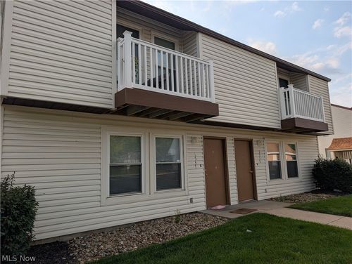 1537 Whitehall Blvd, Kent, OH, 44240-7721 | Card Image