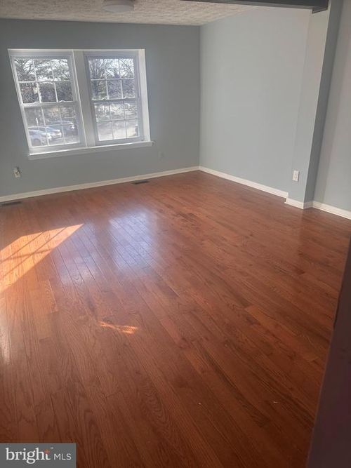 5936 Spruce Run Ct, CENTREVILLE, VA, 20121-3027 | Card Image