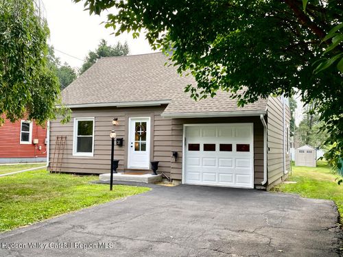 31 Ziegler Ave, Arlington, NY, 12603-3110 | Card Image