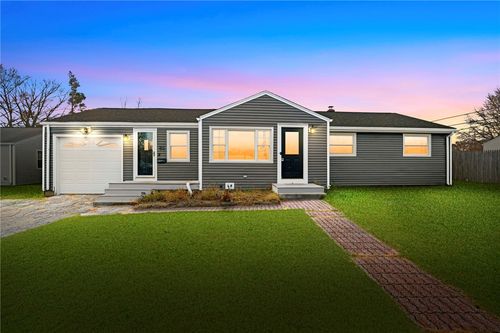 85 Union Ave, Warwick, RI, 02889-8528 | Card Image