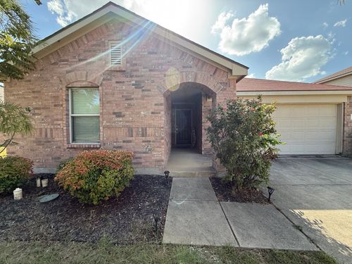 1331 Newton Dr, Cedar Hill, TX, 75104-8128 | Card Image