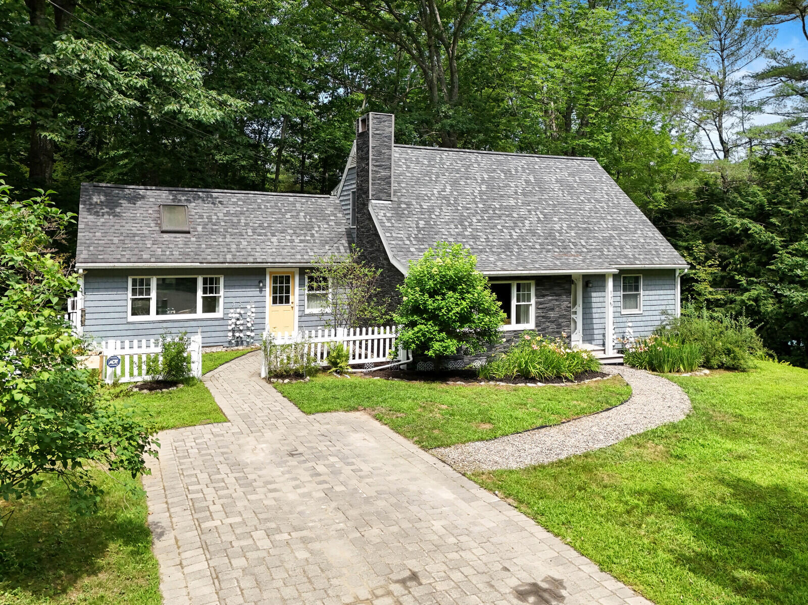 Pond Rd, Manchester, ME 04351