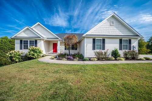 321 Amos Acres Dr, Elizabeth, WV, 26143 | Card Image