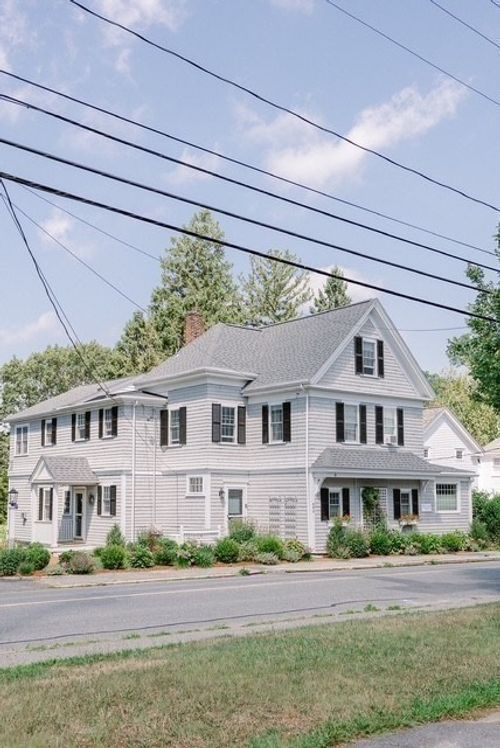 590 Washington St, Duxbury, MA, 02332-3828 | Card Image