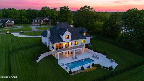 8539 N Ruggles Ferry Pike, Strawberry Plains, TN, 37871-1065 | Card Image