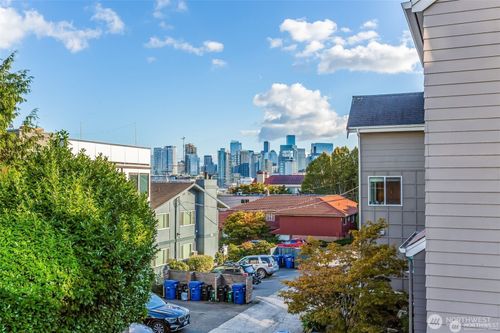 201-1214 Taylor Ave N, Seattle, WA, 98109-3341 | Card Image
