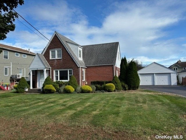 Stuart Ave, Amityville, NY 11701