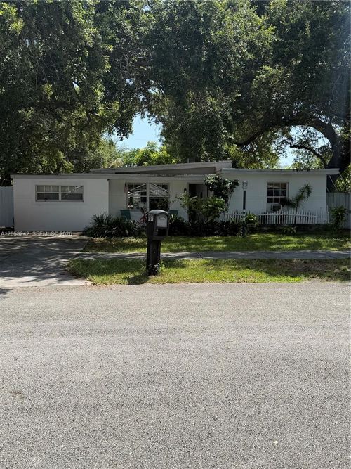 107 Edmund Rd, West Park, FL, 33023-5233 | Card Image