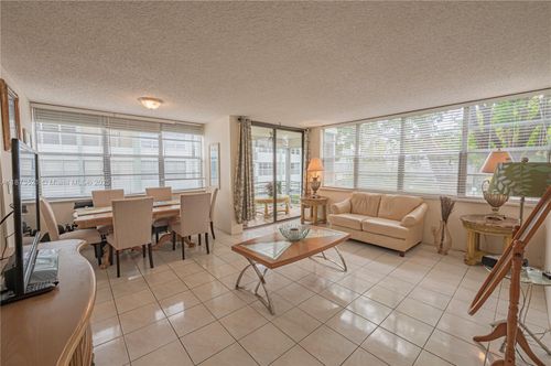 apt-204-2761 Taft St, Hollywood, FL, 33020-2952 | Card Image