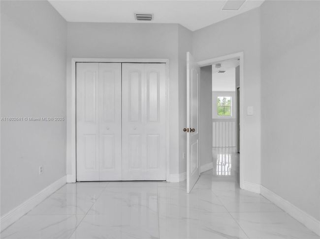 16628 Sw 47 Th Ter, Townhouse with 3 bedrooms, 3 bathrooms and null parking in Miami FL | Image 11