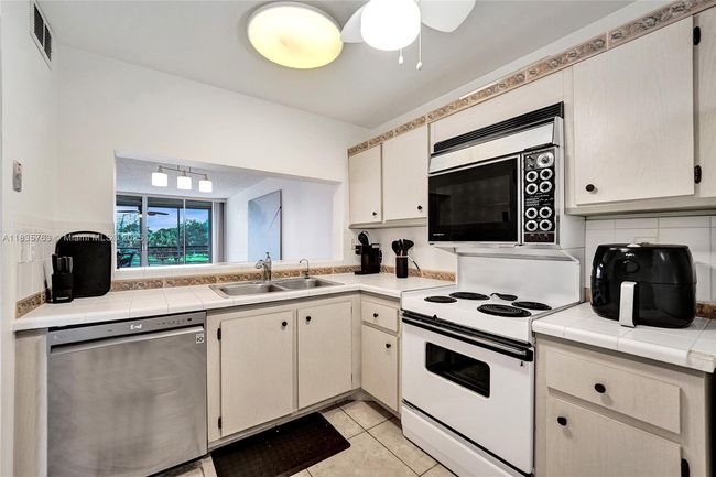 APT-304 - 1911 Sabal Palm Dr, Condo with 2 bedrooms, 2 bathrooms and null parking in Davie FL | Image 4