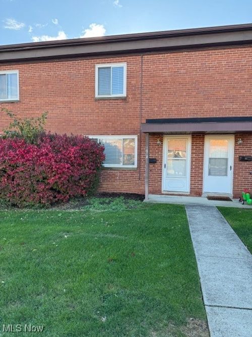 1612 Ridgewick Dr, Wickliffe, OH, 44092-1629 | Card Image