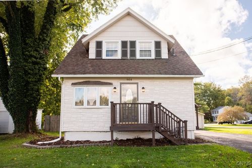 904 W 1st St S, Fulton, NY, 13069-4941 | Card Image