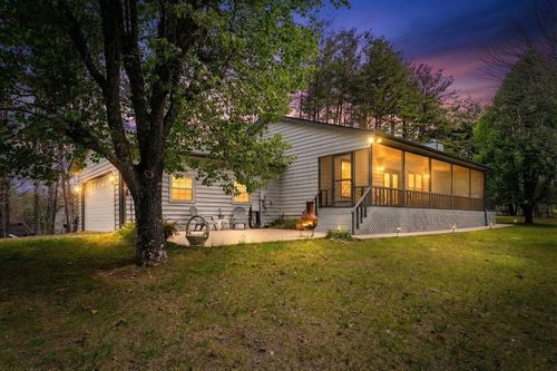 9045 Betty Jo Cir, Young Harris, GA, 30582-1569 | Card Image