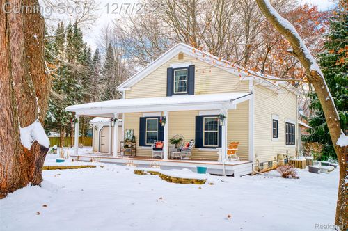 1543 Bosak Dr, Brighton, MI, 48114-8738 | Card Image