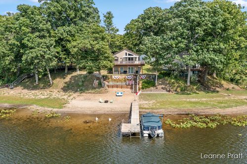 6525 Woods Trail Dr, Delton, MI, 49046-7821 | Card Image