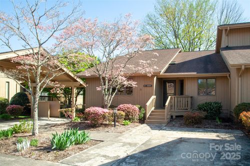 205 Wild Oak Ln, Hendersonville, NC, 28791-2911 | Card Image