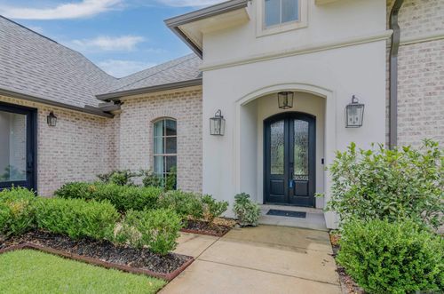 36501 Royal Oak Dr, Prairieville, LA, 70769-3158 | Card Image