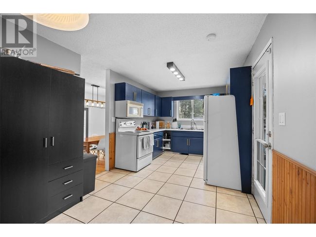 37 Breccia Dr, House other with 4 bedrooms, 3 bathrooms and 2 parking in Logan Lake BC | Image 12