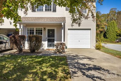 Beautiful end-unit townhome in Stafford Hills | Image 1