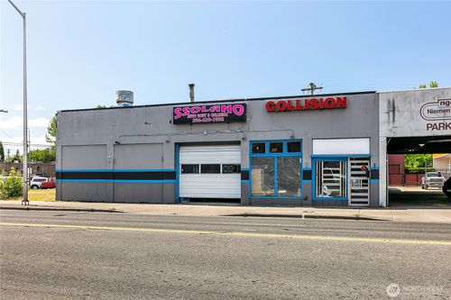 203 Central Ave N, Kent, WA, 98032-4518 | Card Image