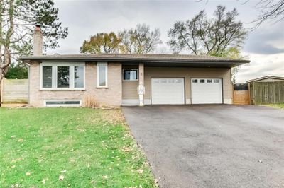 5 Avon Crt, House other with 5 bedrooms, 2 bathrooms and 6 parking in Port Dover ON | Image 2