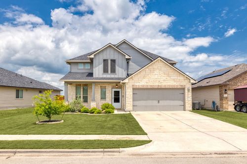 109 Reagor Dr, Taylor, TX, 76574-4536 | Card Image