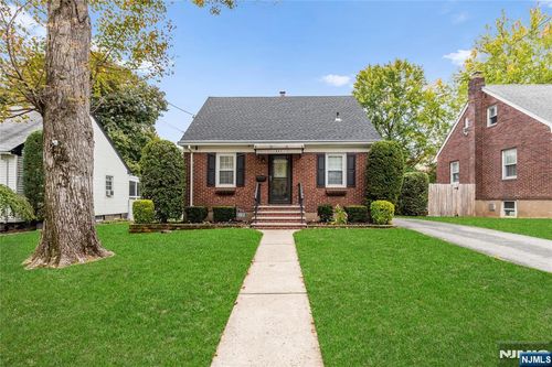 862 Grant Ave, Maywood, NJ, 07607-1716 | Card Image