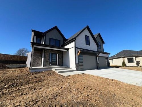 7901 Se Hoot Owl St, Blue Springs, MO, 64014-2242 | Card Image