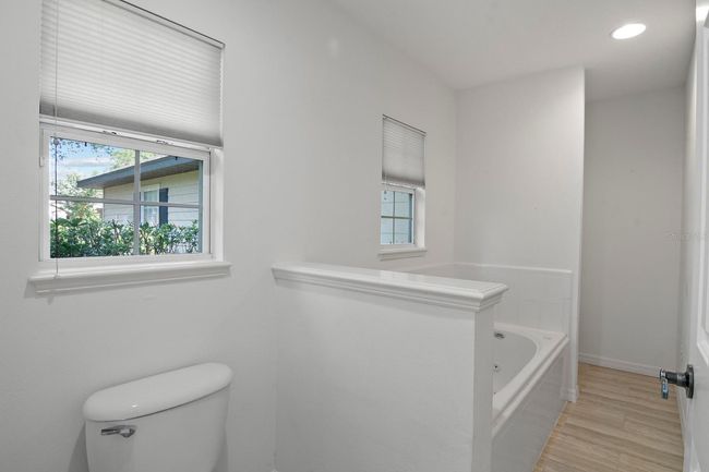7105 Sw 85 Th Ter, House other with 4 bedrooms, 2 bathrooms and null parking in Gainesville FL | Image 28