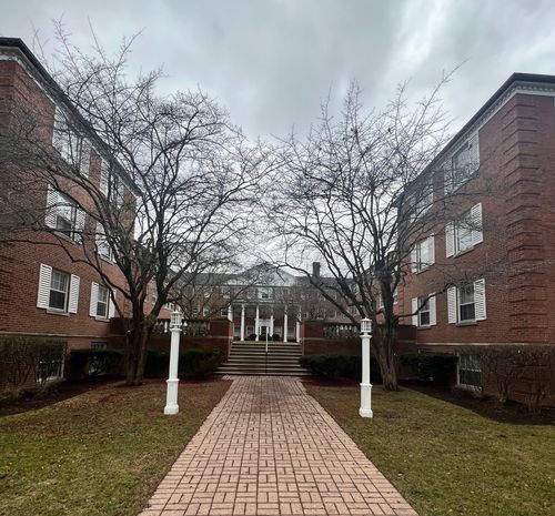 1w-1408 Hinman Ave, Evanston, IL, 60201-5311 | Card Image