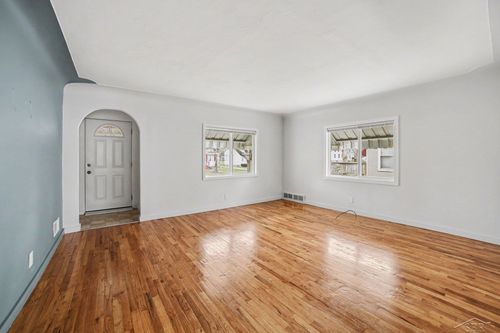 704 Marsac Street, Bay City, MI, 48708 | Card Image