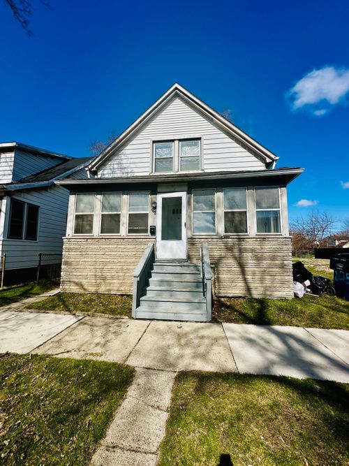 208 Fairmont St, River Rouge, MI, 48218-1221 | Card Image