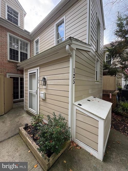 125 Medinah Dr, READING, PA, 19607-3399 | Card Image