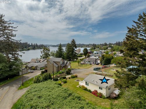 5305 Ne 49th St, Neotsu, OR, 97364-9723 | Card Image