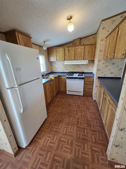 348 Knox Rd 1600 E Road, Maquon, IL, 61458 | Card Image