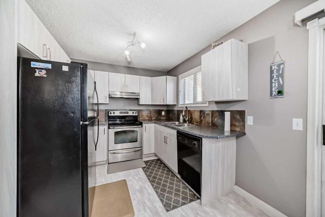 39 Abbeydale Villas Ne, Home with 3 bedrooms, 2 bathrooms and 1 parking in Calgary AB | Image 10