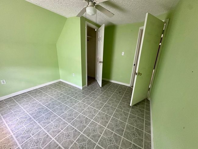 228 Main St, Home with 3 bedrooms, 2 bathrooms and null parking in Hinton WV | Image 27