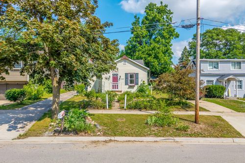 435 Evart St, Cadillac, MI, 49601-2313 | Card Image