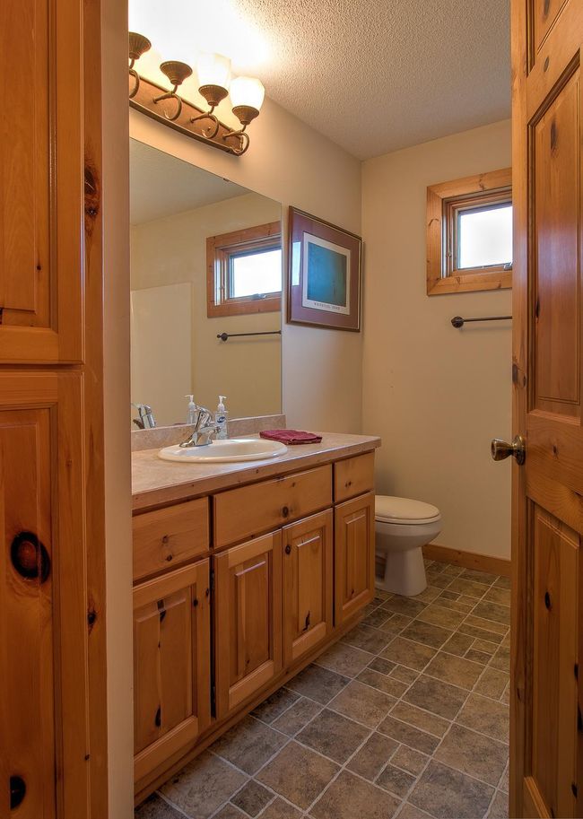 Lower level bath | Image 33