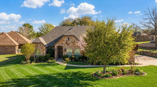 8526 Kingsley Cir, Granbury, TX, 76049-4761 | Card Image