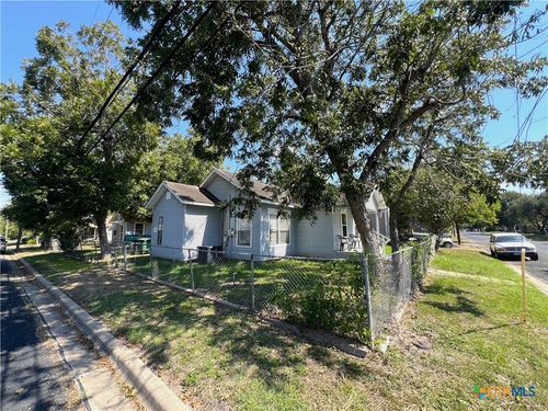 1002 E Park Ave, Victoria, TX, 77901-4021 | Card Image